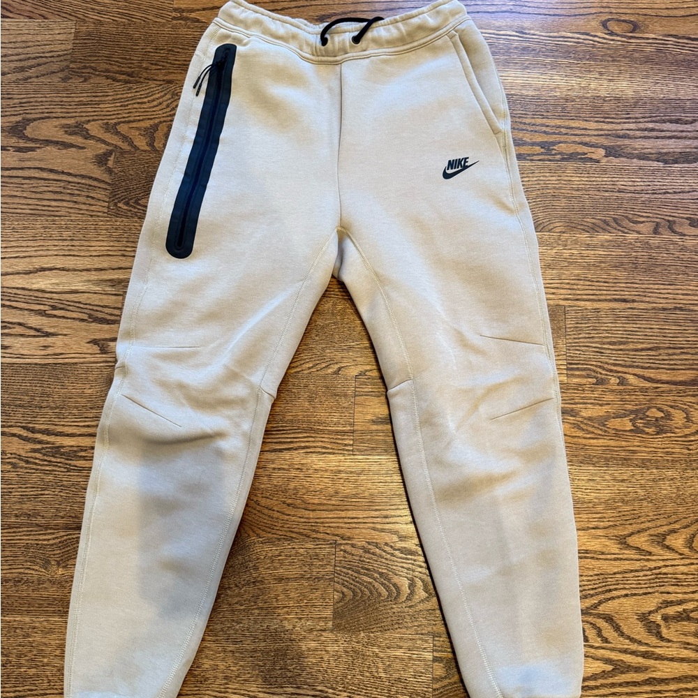 Nike Tech Joggers
